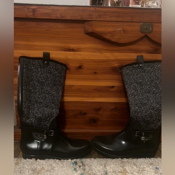 Micheal kors boots - Picture 3 of 11